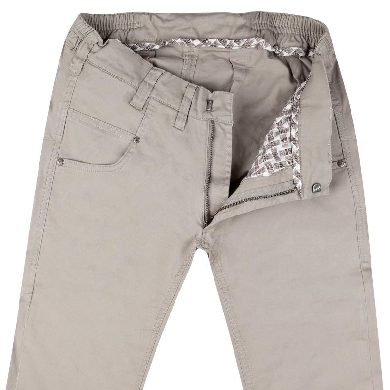 Regular-Fit Chino 46